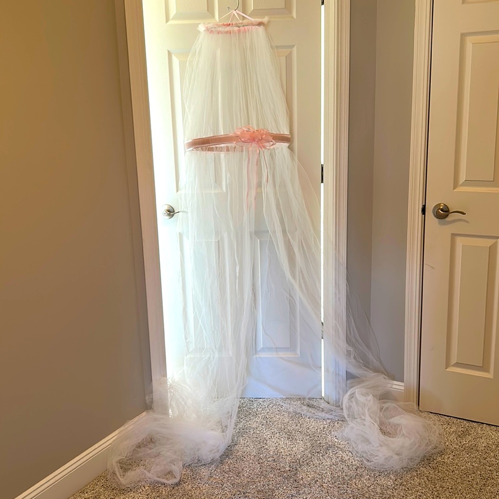 Tulle canopy